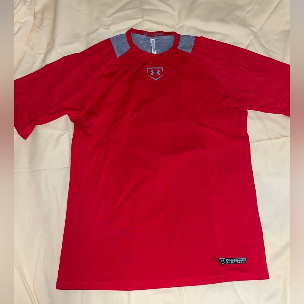 Men’s Under armour tshirt